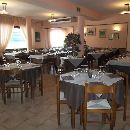 Albergo Ristorante Gori アメーリア エクステリア 写真