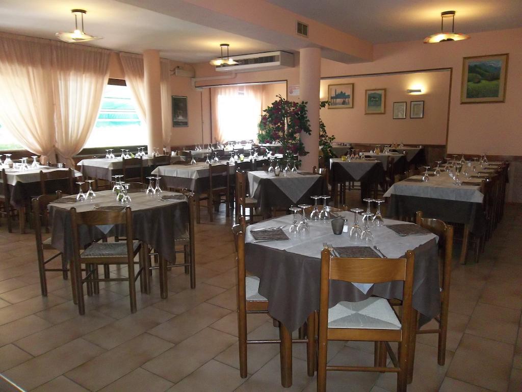 Albergo Ristorante Gori アメーリア エクステリア 写真