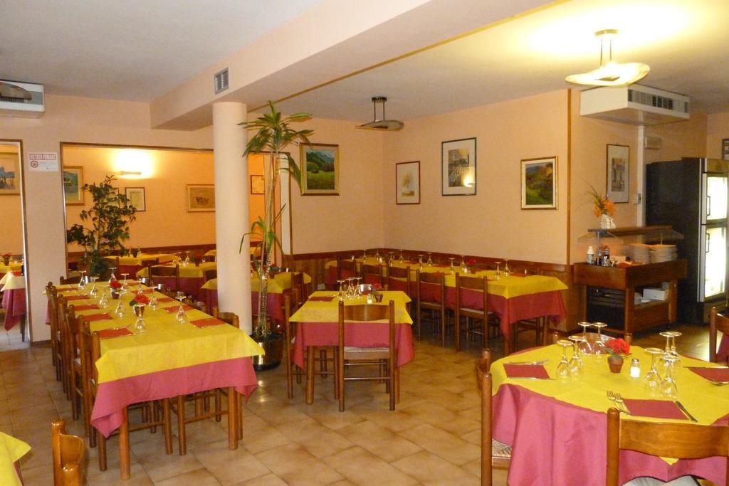Albergo Ristorante Gori アメーリア エクステリア 写真