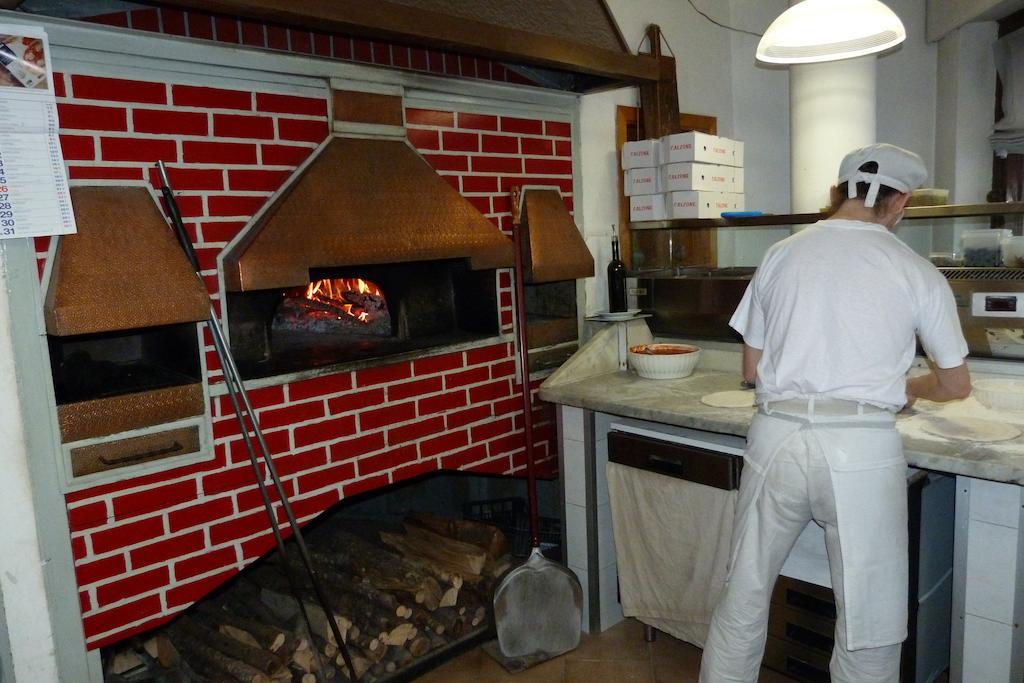 Albergo Ristorante Gori アメーリア エクステリア 写真