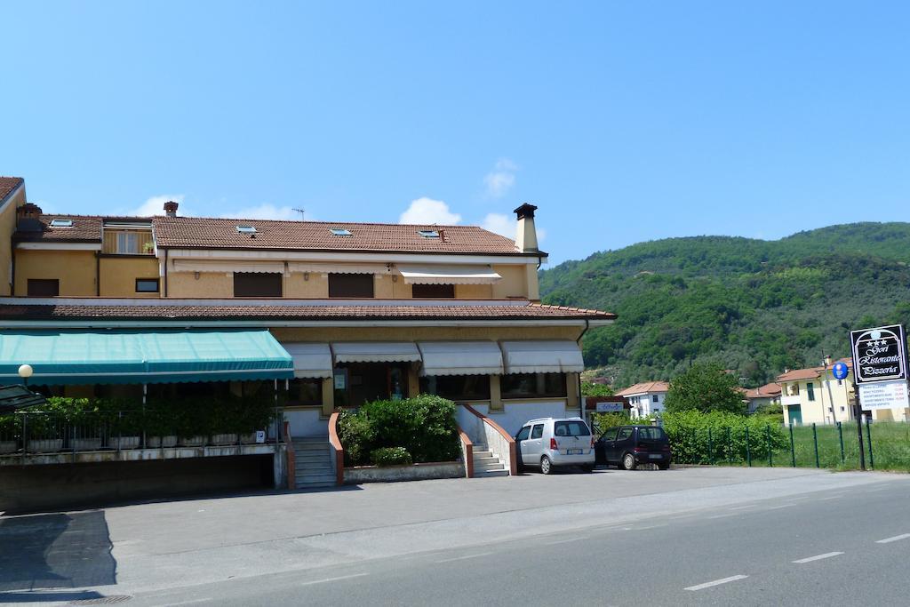 Albergo Ristorante Gori アメーリア エクステリア 写真