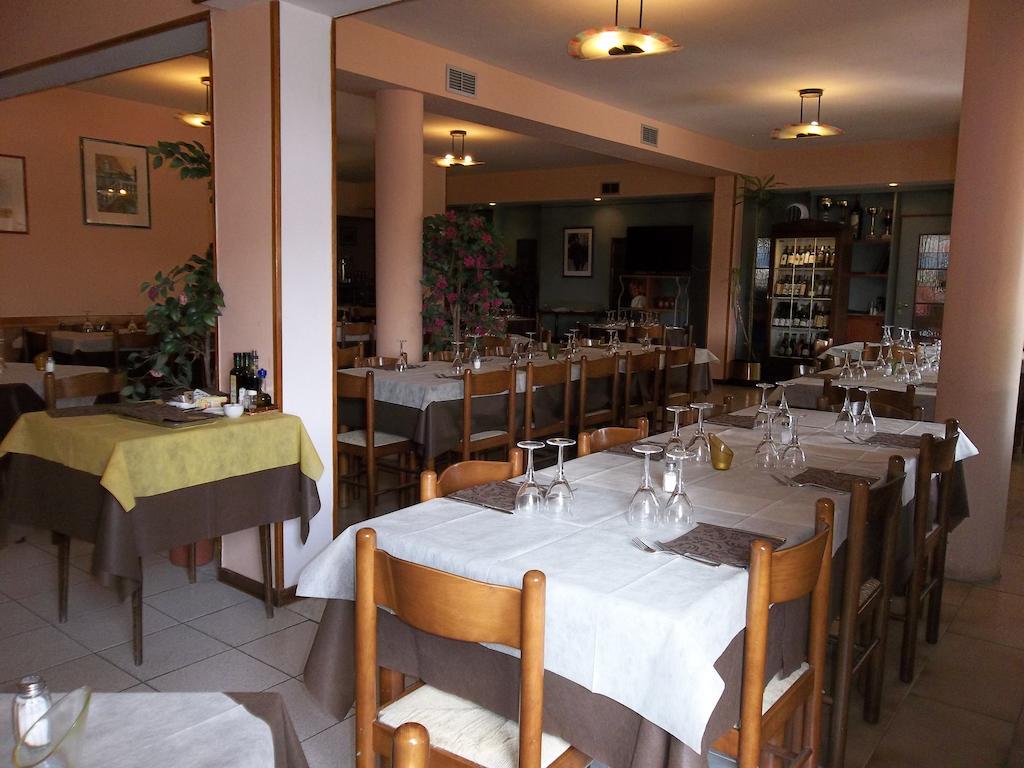 Albergo Ristorante Gori アメーリア エクステリア 写真
